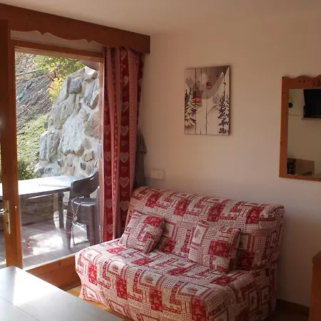 Apartment Puy Saint Vincent 1800 - 6 Personnes *